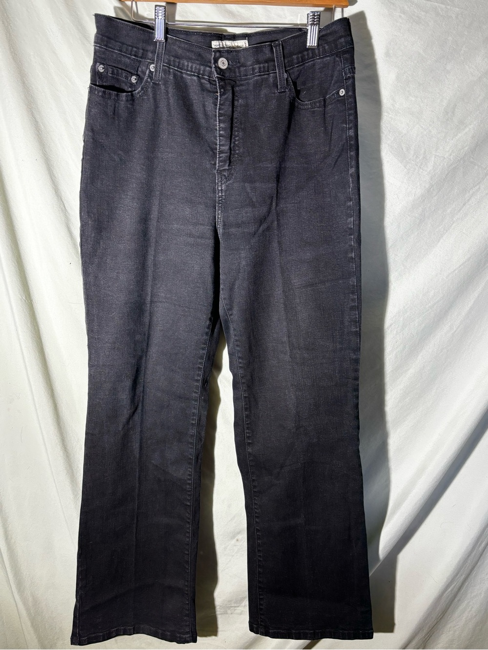 Ladies Straight Leg Levi’s